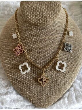 Park Lane “ARUBA SUNSET" Necklace Tri-Color Clover Charms Necklace
